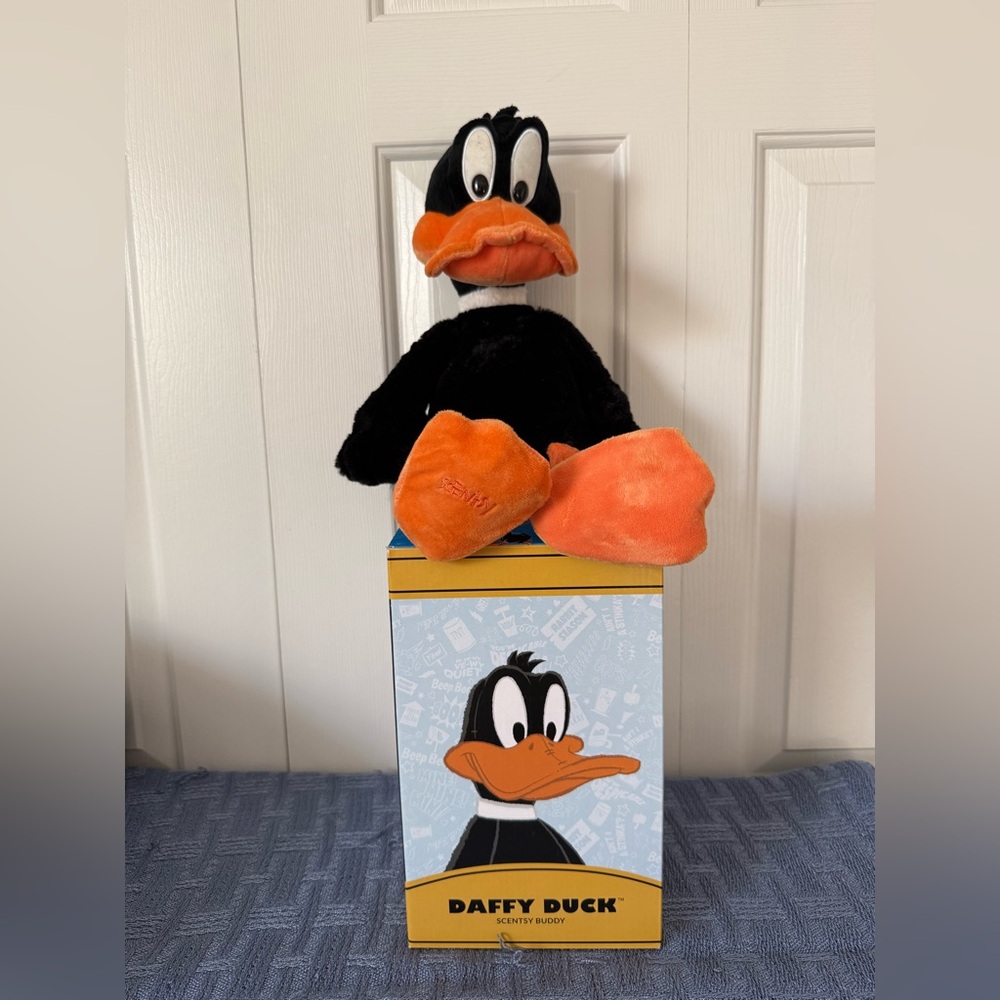 Scentsy buddy- Looney Tunes series Daffy Duck